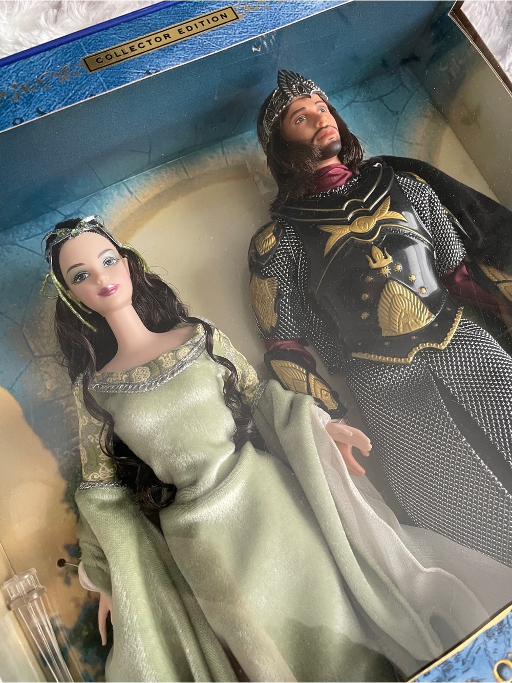 Mattel LOTR The Return of the King Aragorn & Arwen Collector’s Edition Barbies - Picture 9 of 14